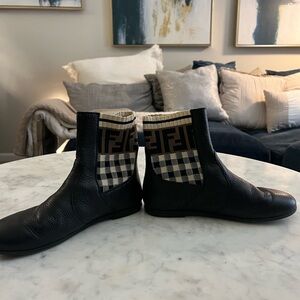 Fendi Black Sole Detail